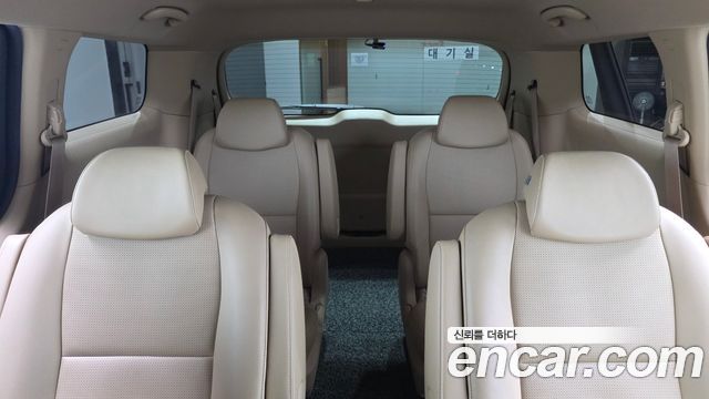 Kia Carnival 9-Seater Luxury 2020 — фото 30