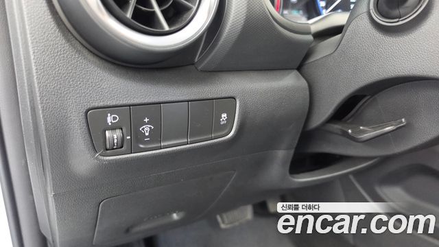 Hyundai Kona Gasoline 2.0 2WD Modern 2023 — фото 17