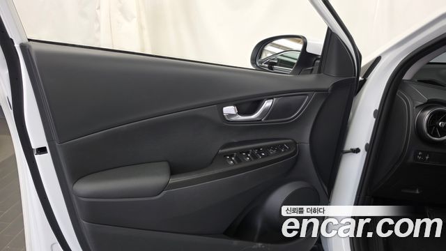 Hyundai Kona Gasoline 2.0 2WD Modern 2023 — фото 24