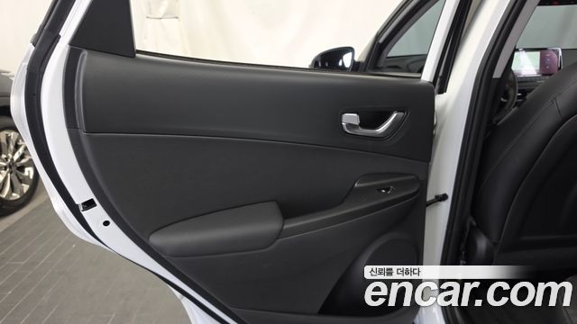 Hyundai Kona Gasoline 2.0 2WD Modern 2023 — фото 25