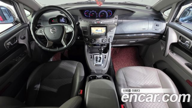 KG Mobility (SsangYong) Korando Turismo 4WD TX 11-seater 2016 — фото 7
