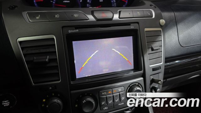 KG Mobility (SsangYong) Korando Turismo 4WD TX 11-seater 2016 — фото 15