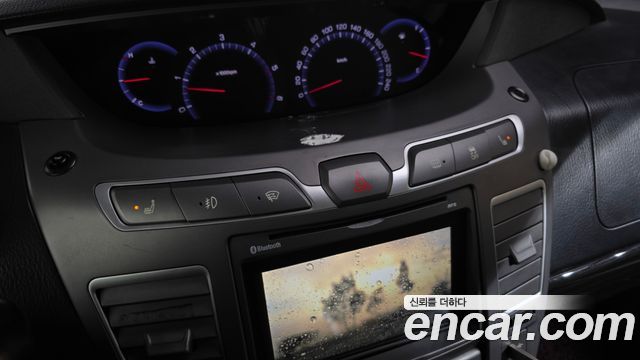 KG Mobility (SsangYong) Korando Turismo 4WD TX 11-seater 2016 — фото 16