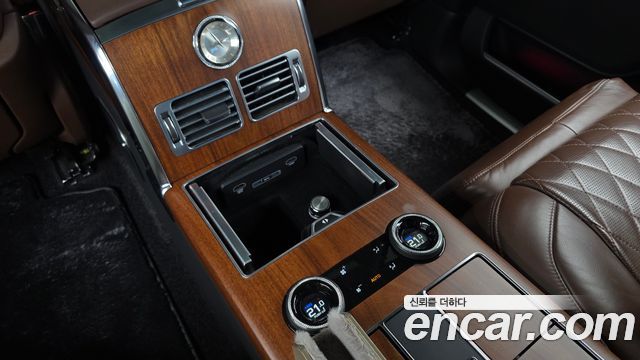Land Rover Range Rover (IV) 5.0 SC SV AB LWB 2021 — фото 23