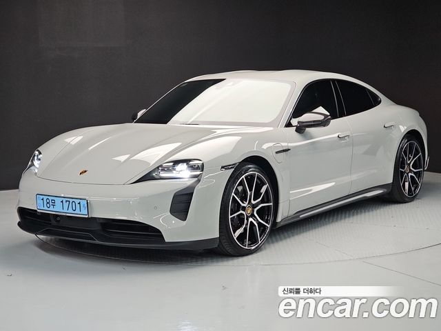 Porsche Taycan Base