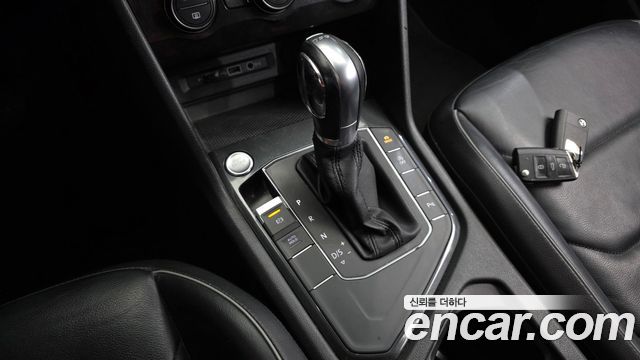 Volkswagen Tiguan (II) 2.0 TDI Premium 2018 — фото 9