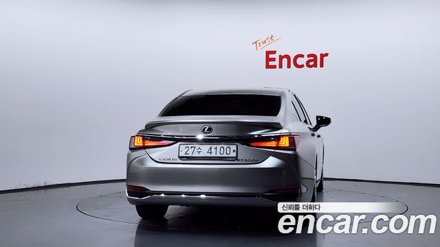 Lexus ES300h (VII) Executive 2019 — фото 4