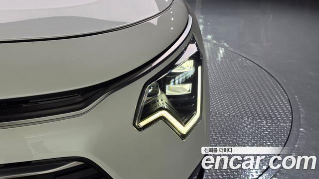 Kia Niro Prestige 2024 — фото 28