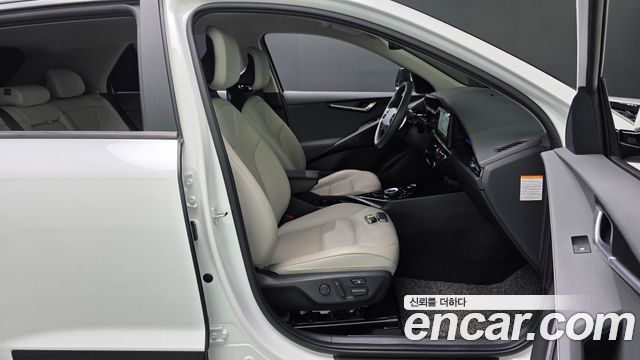 Kia Niro Prestige 2024 — фото 32