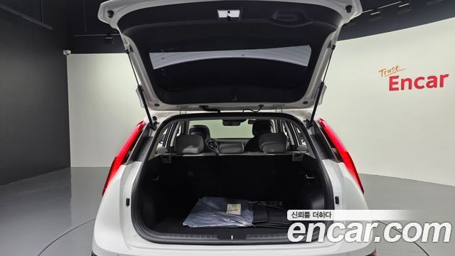 Kia Niro Prestige 2024 — фото 38