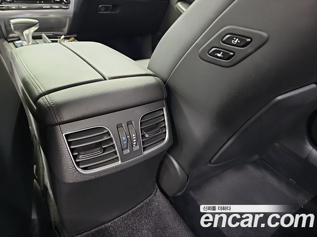 Genesis G80 3.3 GDI AWD Premium Luxury 2018 — фото 17