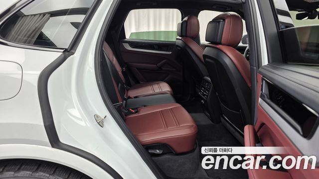 Porsche Cayenne (PO536) 3.0 S E-Hybrid 2025 — фото 16