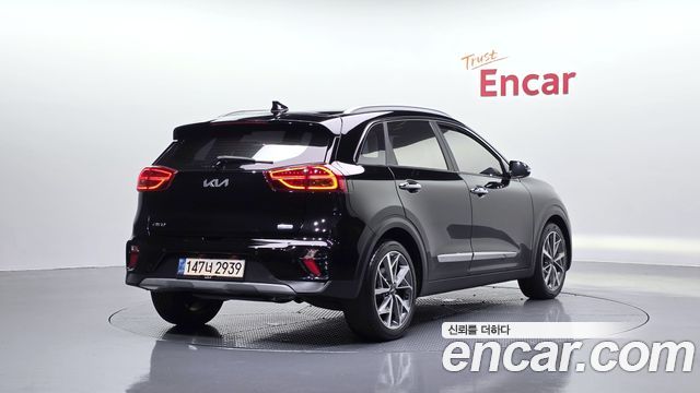 Kia Niro 1.6 HEV Signature 2022 — фото 2