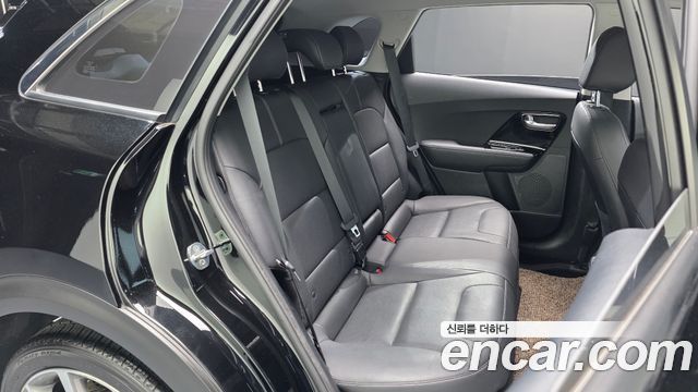 Kia Niro 1.6 HEV Signature 2022 — фото 11