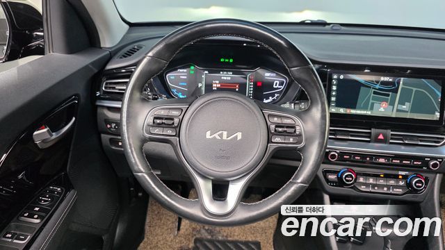 Kia Niro 1.6 HEV Signature 2022 — фото 13