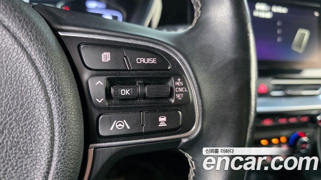 Kia Niro 1.6 HEV Signature 2022 — фото 18