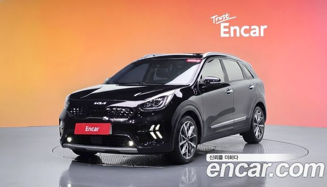 Kia Niro 1.6 HEV Signature 2022 — фото 1