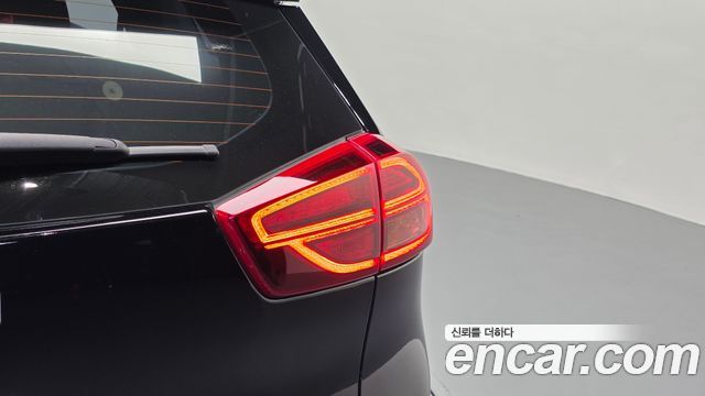 Kia Niro 1.6 HEV Signature 2022 — фото 23