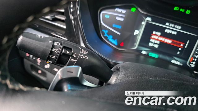 Kia Niro 1.6 HEV Signature 2022 — фото 28