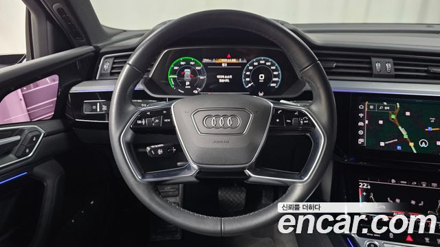 Audi e-tron 55 Quattro 2022 — фото 13