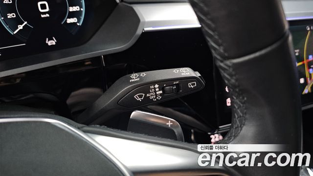 Audi e-tron 55 Quattro 2022 — фото 27