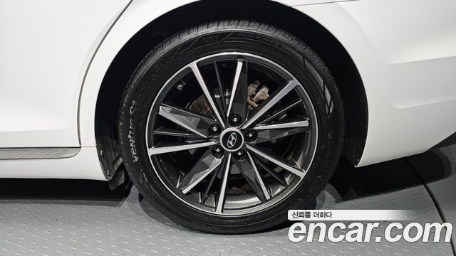 Hyundai Grandeur (IG) 2.5 Le Blanc 2023 — фото 21