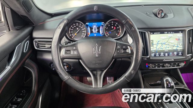 Maserati Levante 3.0 AWD 2017 — фото 13