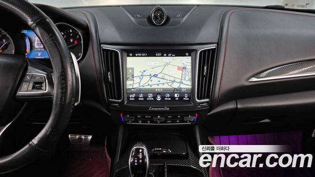 Maserati Levante 3.0 AWD 2017 — фото 14