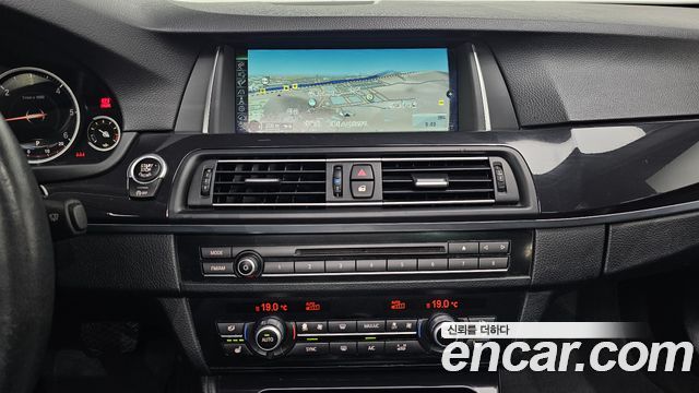 BMW 5 Series (F10) 520d 2014 — фото 12