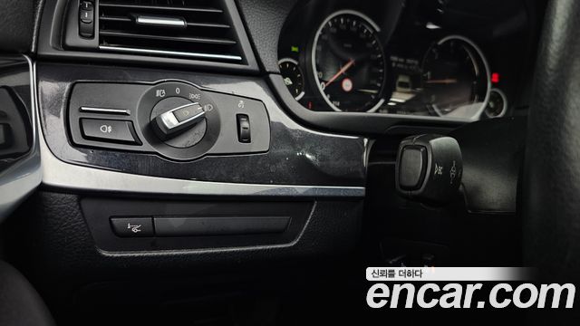 BMW 5 Series (F10) 520d 2014 — фото 16
