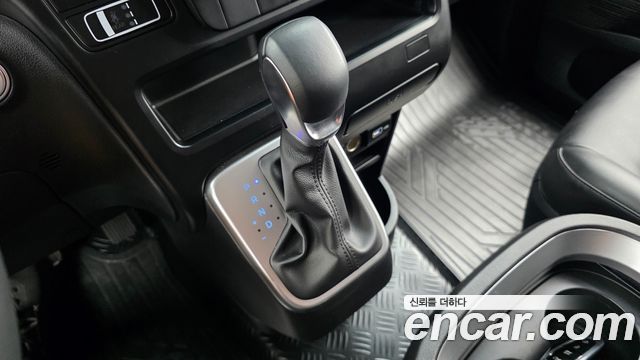 Hyundai Staria L3.5 Cargo 5-Seater Modern 2022 — фото 9