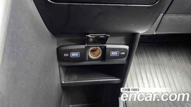 Hyundai Staria L3.5 Cargo 5-Seater Modern 2022 — фото 18