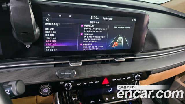 Kia Carnival (IV) Gasoline 9-seater Limousine(Special vehicle) 2022 — фото 18