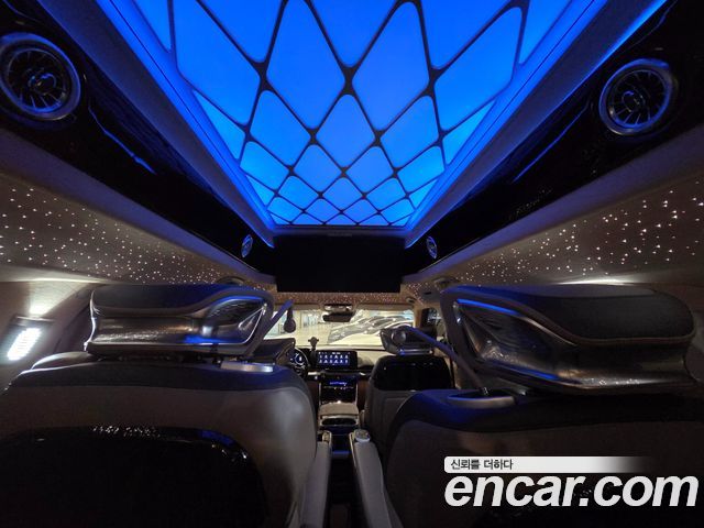 Kia Carnival (IV) Gasoline 9-seater Limousine(Special vehicle) 2022 — фото 24