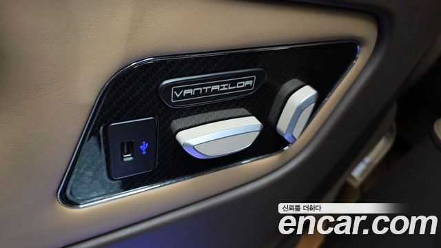 Kia Carnival (IV) Gasoline 9-seater Limousine(Special vehicle) 2022 — фото 35
