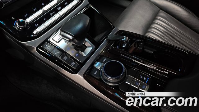 Genesis EQ900 3.3 T-GDI AWD Premiun Luxury 2017 — фото 9