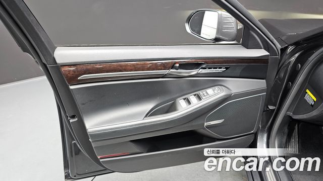 Genesis EQ900 3.3 T-GDI AWD Premiun Luxury 2017 — фото 24