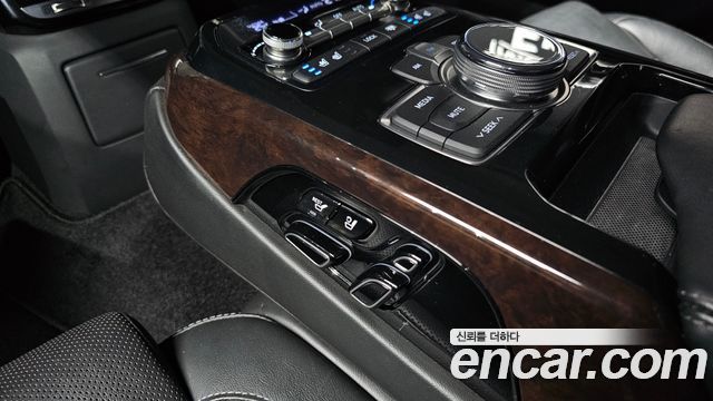 Genesis EQ900 3.3 T-GDI AWD Premiun Luxury 2017 — фото 28