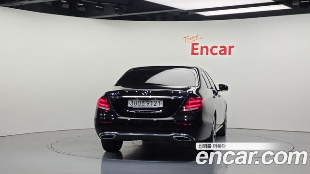 Mercedes-Benz E-Class (W213) E220d Avantgarde 2019 — фото 4