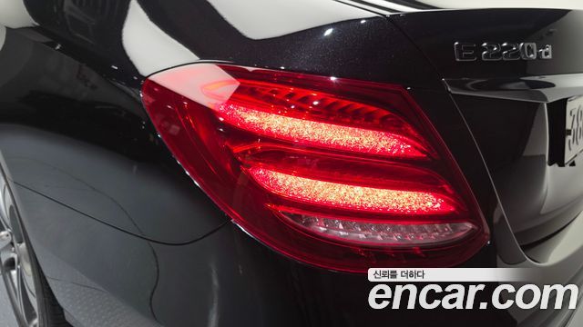 Mercedes-Benz E-Class (W213) E220d Avantgarde 2019 — фото 23