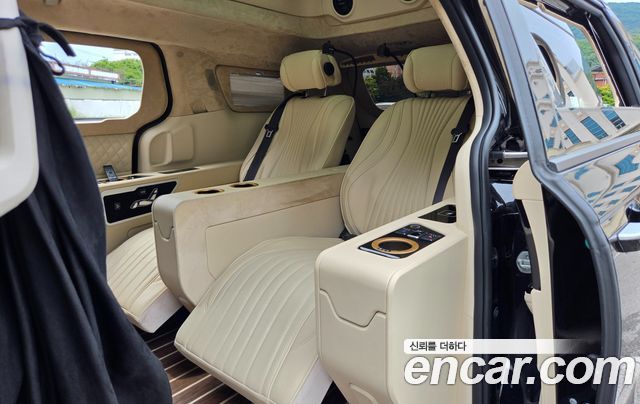 Kia Carnival (IV) Gasoline 9-seater Limousine(Special vehicle) 2022 — фото 20