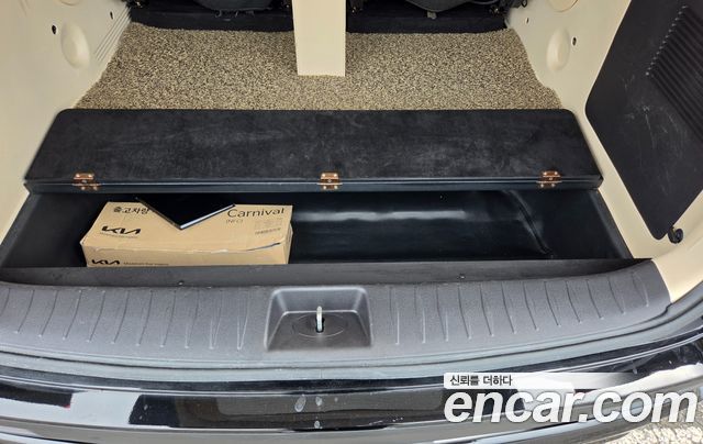 Kia Carnival (IV) Gasoline 9-seater Limousine(Special vehicle) 2022 — фото 24