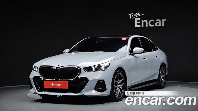 BMW 5 Series (G60) 520i M Sport 2025 — фото 1