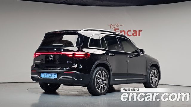 Mercedes-Benz EQB (X243) EQB300 4MATIC AMG Line 2025 — фото 2