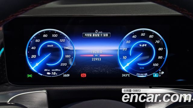 Mercedes-Benz EQB (X243) EQB300 4MATIC AMG Line 2025 — фото 8