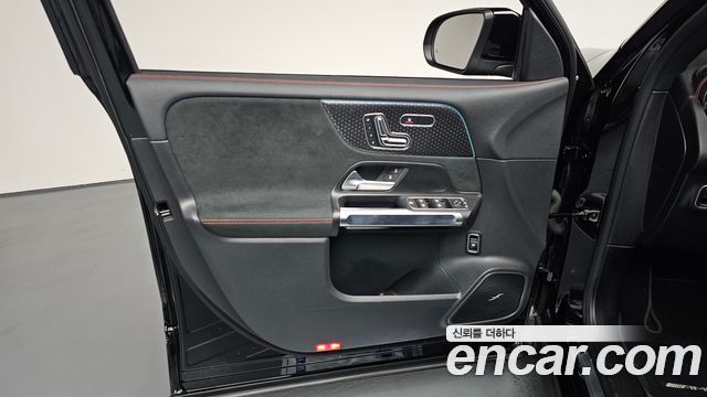 Mercedes-Benz EQB (X243) EQB300 4MATIC AMG Line 2025 — фото 24