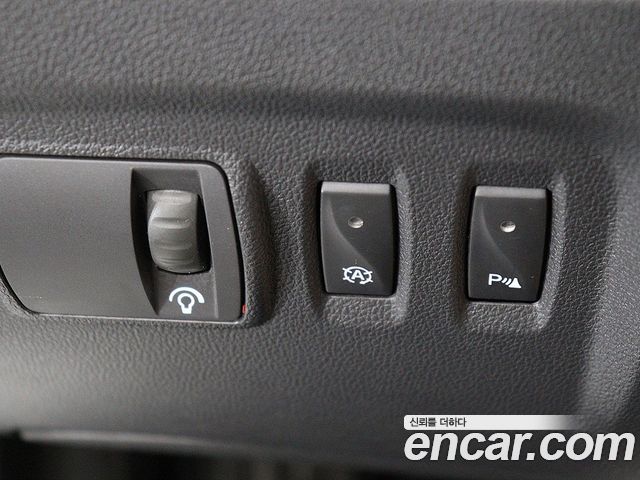 Renault Korea QM3 RE Panoramic Edition 2019 — фото 16