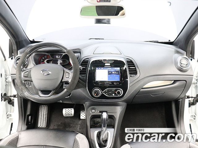 Renault Korea QM3 RE Panoramic Edition 2019 — фото 17