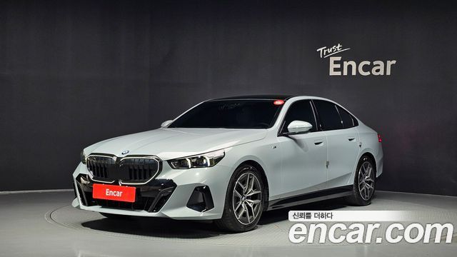 BMW 5 Series (G60) 520i M Sport 2025 — фото 1