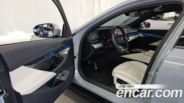 BMW 5 Series (G60) 520i M Sport 2025 — фото 10